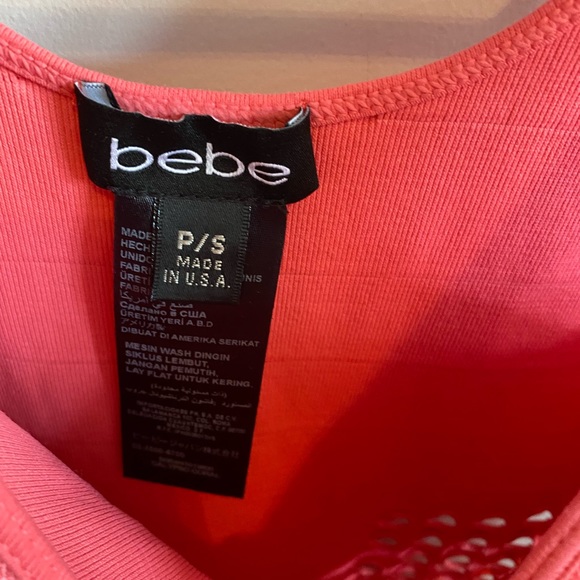 Fitted pink dress - Picture 1 of 3